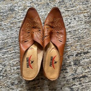 PIKOLINOS leather Mules clogs Women's size 9
Coral Embroidered Cut Out Slip On
K